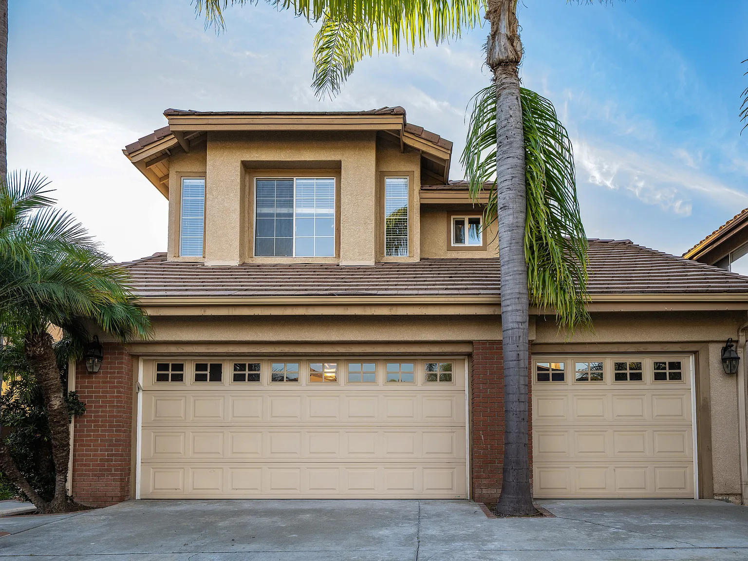 4 bed, 2981 sqft, $7,250 — Photo 2