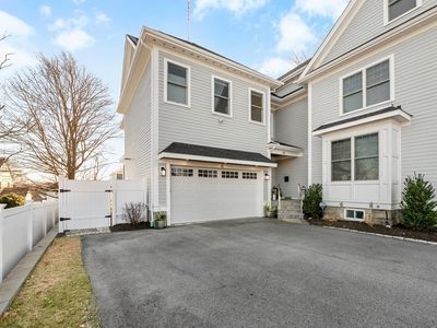 42 Pennsylvania Ave #42, Newton Upper Falls, MA, 02464