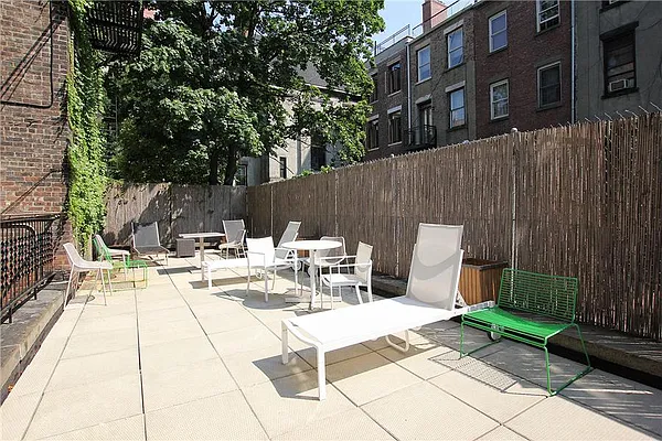 Sold by Warburg | media 3