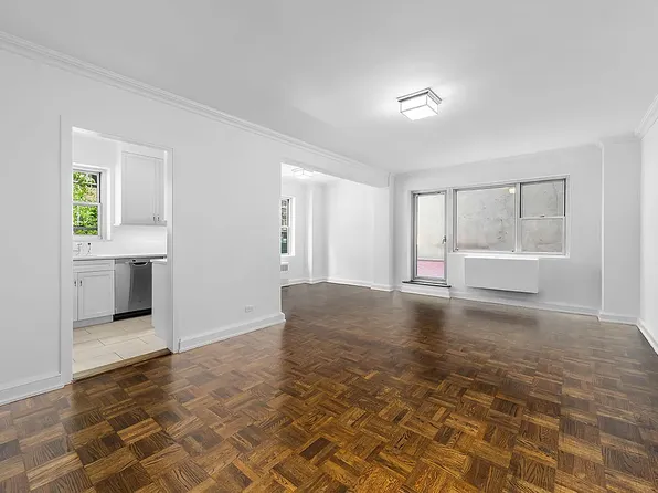 136 East 55th Street image 2 of 10