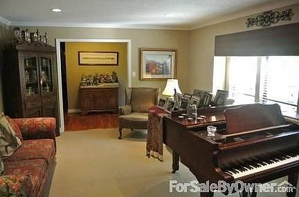 Big Master Bedroom
						:
						Escape to the screened porch right from the master suite