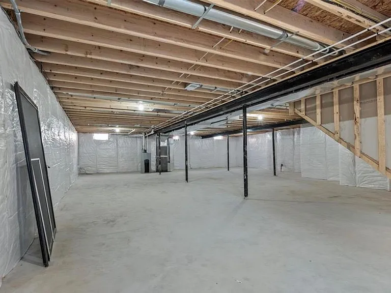 5636 Paris Dr — Photo 29