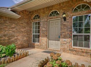 519 S Pointe Ln, Mustang, OK 73064