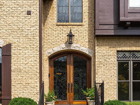 4th image of 408 McCormack Way