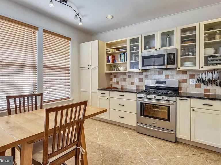 13500 Martha Jefferson Pl — Photo 6