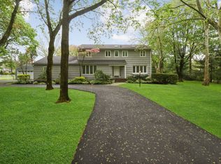 216 Plainview Rd, Woodbury, NY 11797