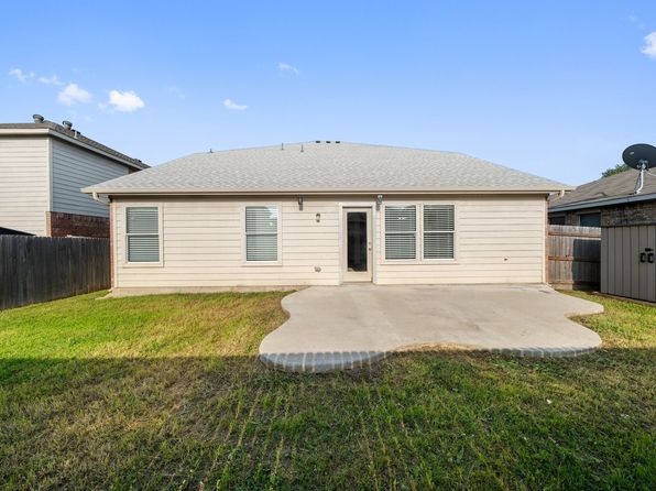 10449 Hideaway Trl, Fort Worth, TX 76131