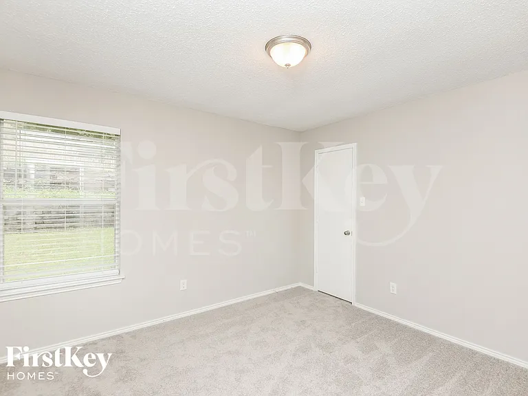 2529 Rivers Edge Dr — Photo 13