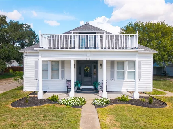 514 W 4th St, Sinton, TX 78387