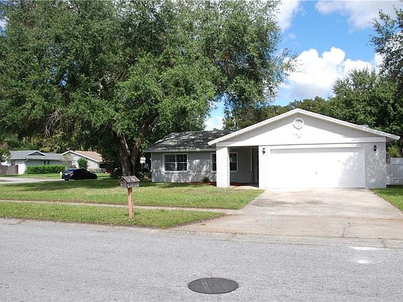 2nd image of 13712 Country Court Dr