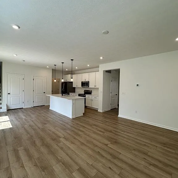 155 Strawberry Field Dr — Photo 6