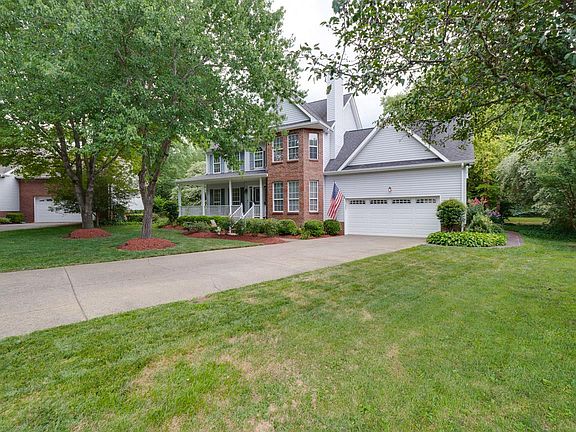 2nd image of 127 Royal Ct