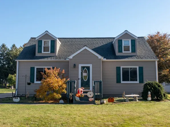 1221 W Gore Rd, Erie, PA 16509