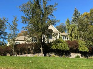 75 Bramshill Dr, Mahwah, NJ 07430