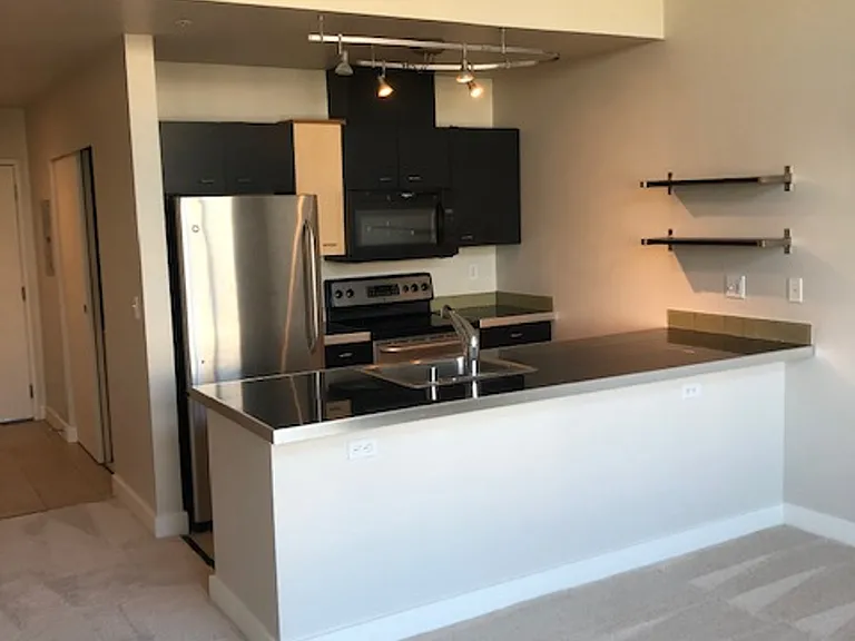 2504 Western Ave #723 — Photo 4