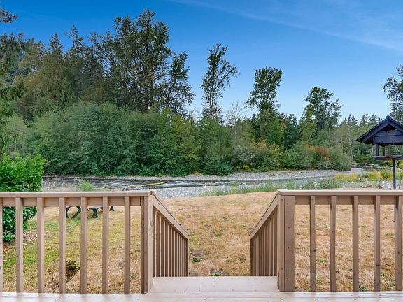 2nd image of 9122 184th Ave NE