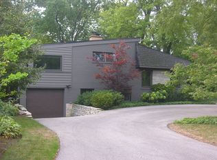 590 Rambler Ln, Highland Park, IL 60035