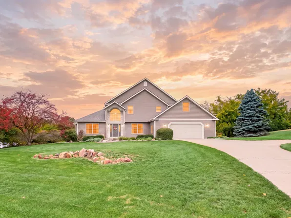 336 Hyder Circle Dr, Plainwell, MI 49080