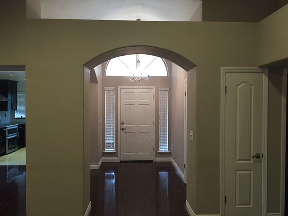 3rd image of 8870 N Meridian Ave
