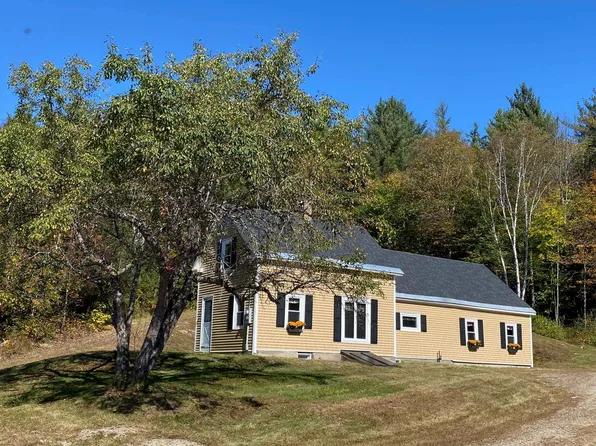 8 Plain Road, Dummer, NH 03588
