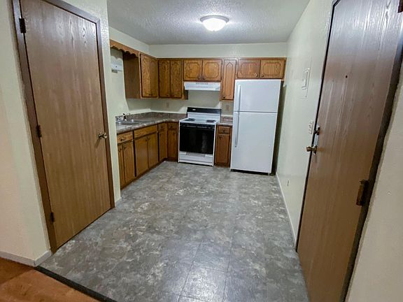 3rd image of 606 11th St S APT 8