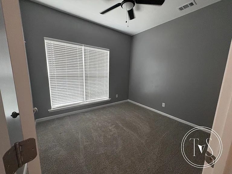 1661 SE Arnold Dr — Photo 8