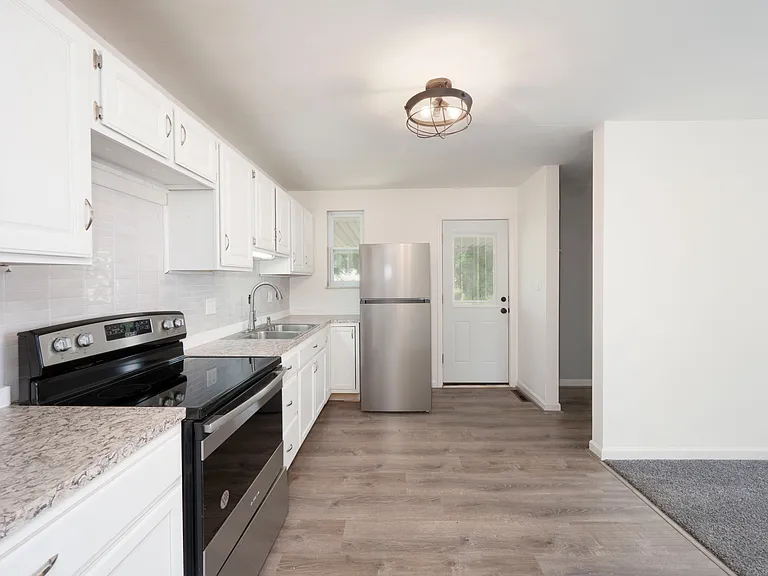 2682 Kenny Ln — Photo 6