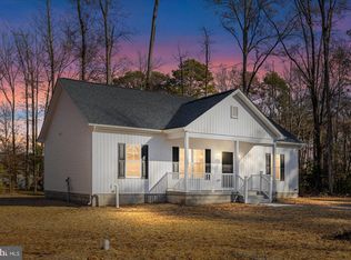 187 Woodmount Dr, Colonial Beach, VA 22443