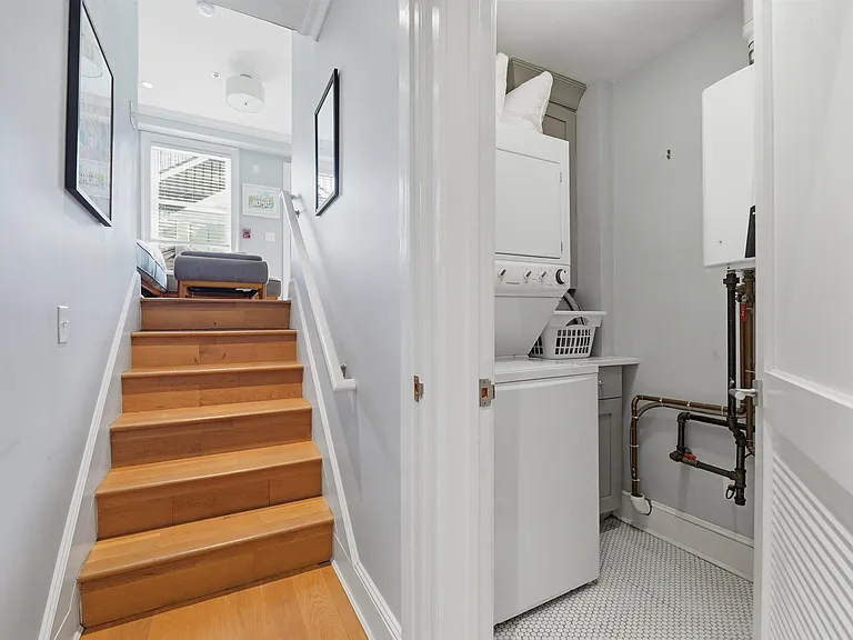 529 Jefferson St #2 — Photo 15