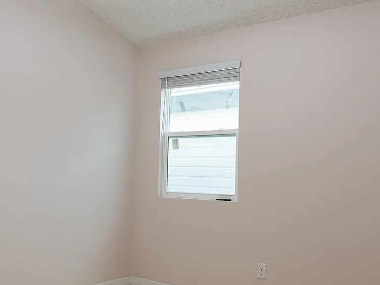 5401 Pullman Dr — Photo 41