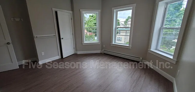 68 S Union St — Photo 4