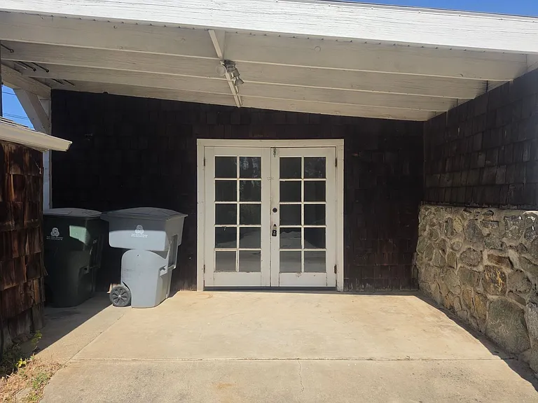 560 Landis Cir — Photo 13