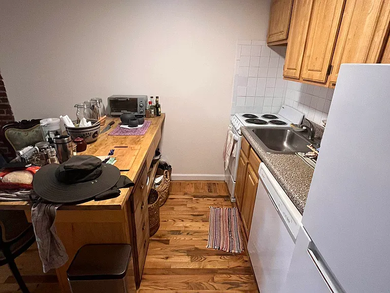 194 Clermont Ave #GARDEN-APART — Photo 6