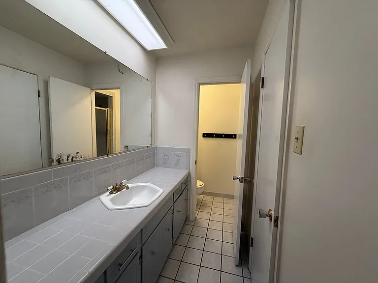 5700 Grand Ave — Photo 10