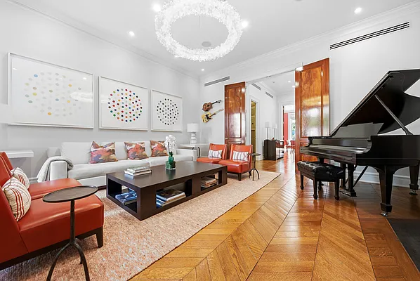 Living room, photo 1