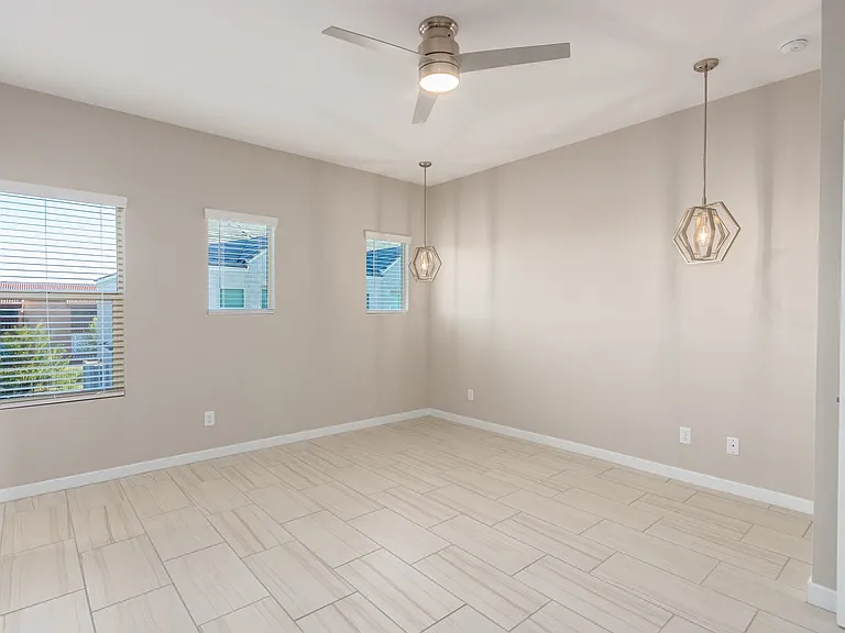 2134 W Harmont Dr — Photo 8