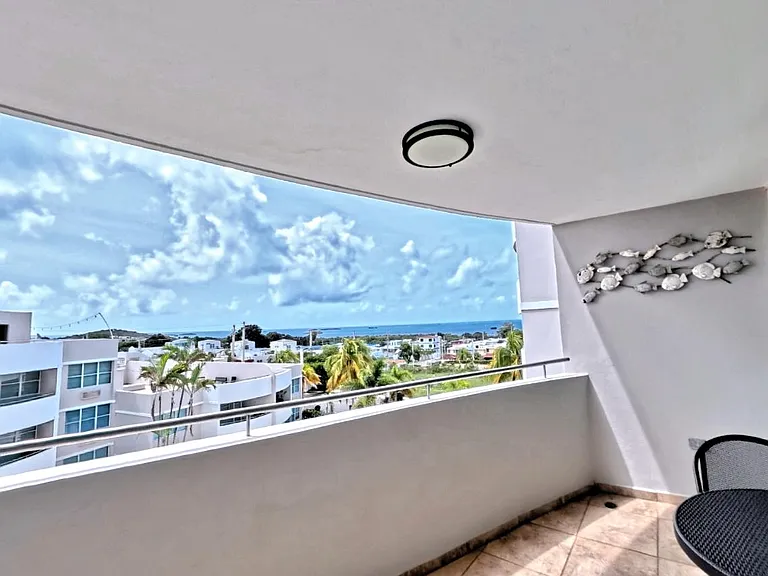 Building B Condominio Vistas De La Bahia #Apt. B-401 — Photo 9