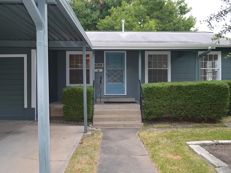 5709 Chesterfield Ave — Photo 2