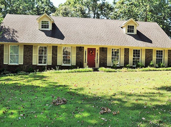 3rd image of 125 Creekwood Cir
