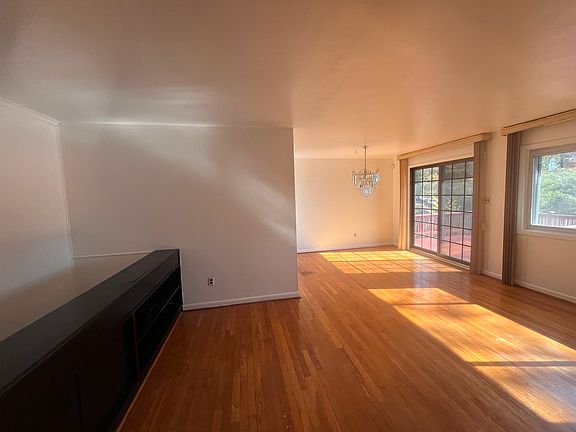 living room/dining room