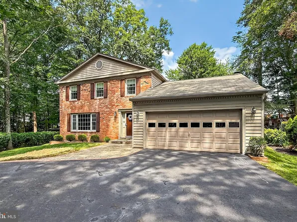 8128 Viola St, Springfield, VA 22152