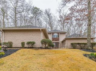 1640 Cox Rd, Roswell, GA 30075