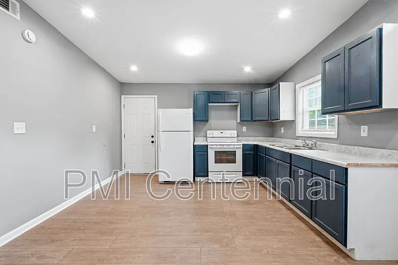 3 bed, 1.0 bath, 1052 sqft, $1,495 — Photo 3