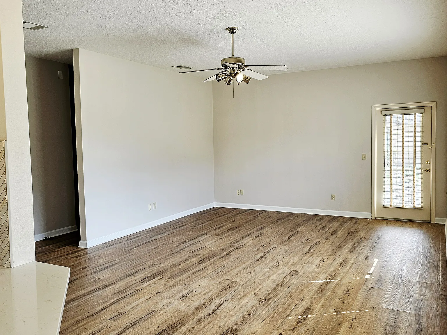 3 bed, 1597 sqft, $2,750 — Photo 4