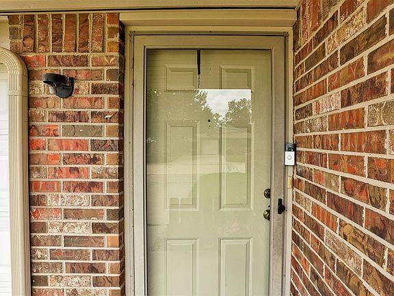 5th image of 308 Traditional Way Ct