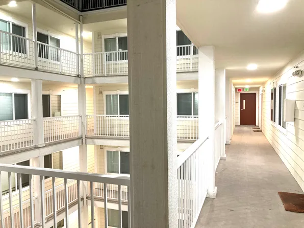 1001 N State St APT 306, Bellingham, WA 98225