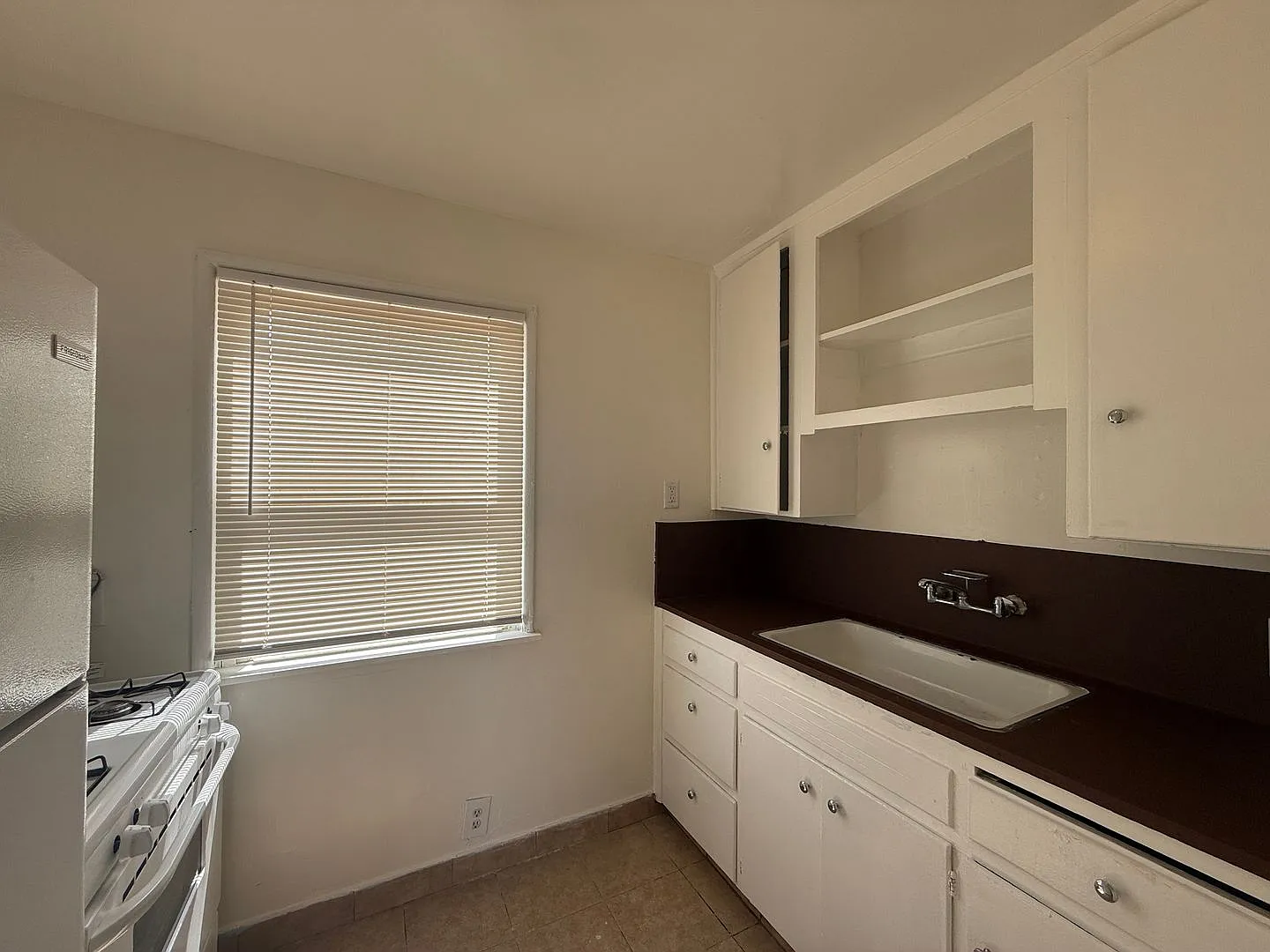 Palmdale Renovated Apartment — Photo 4