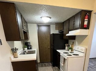 1153 Langley Rd APT 2, Waterloo, IA 50702