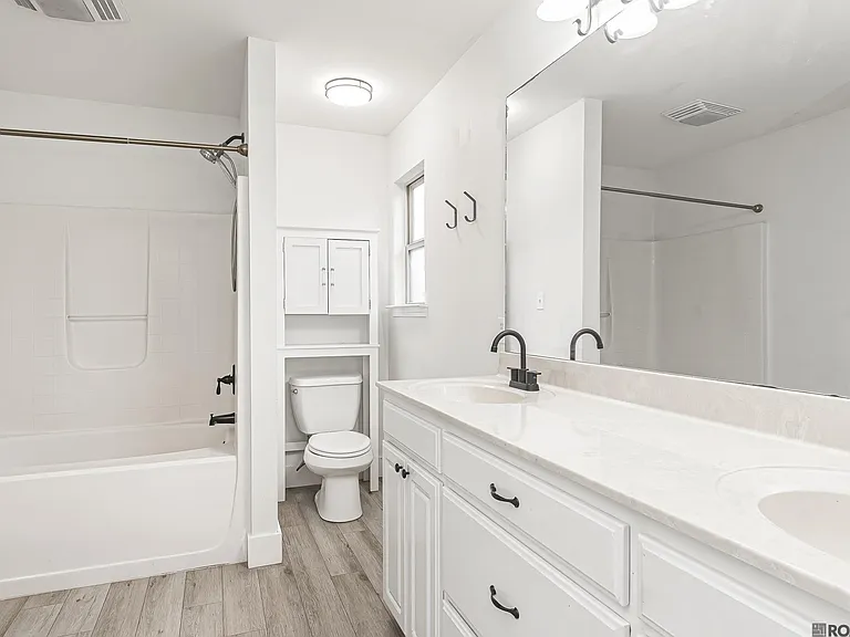 15484 Oakstone Dr — Photo 15