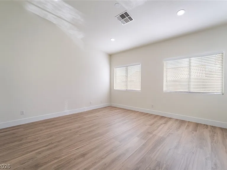 9205 Desert Village Ave — Photo 22